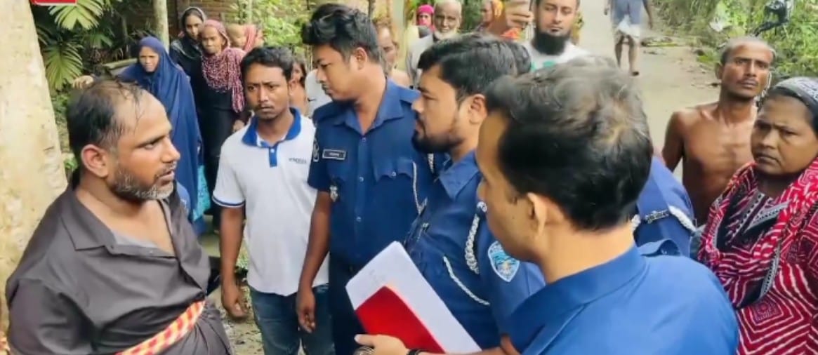 বাঞ্ছারামপুরের জুমন চোর কোর্টে হাজিরা দিতে গিয়ে মোটরসাইকেল চুরি করার সময় জনতার হাতে আটক।